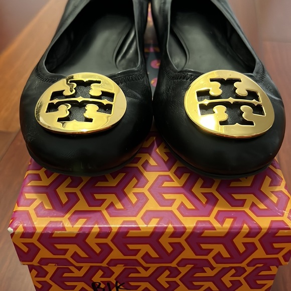 Tory Burch Reva Ballet - black/ gold size 7.5 - Picture 4 of 4